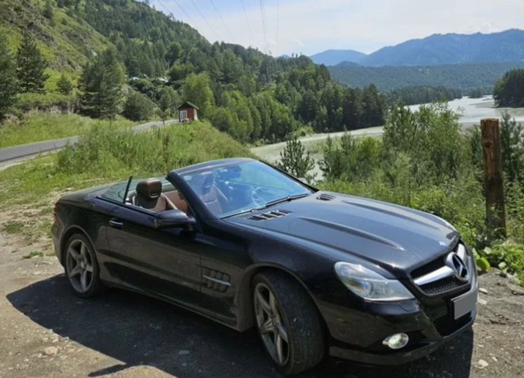 Mercedes-Benz SL-класса стоит 2 миллиона 600 тысяч рублей. Фото: Авито
