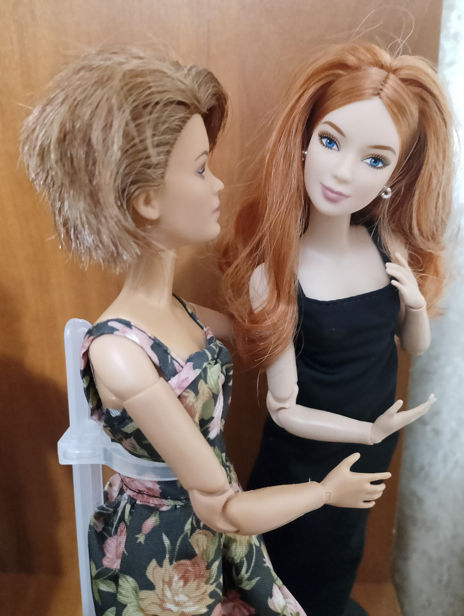 Олечка рассказывает новой подружке местные сплетни