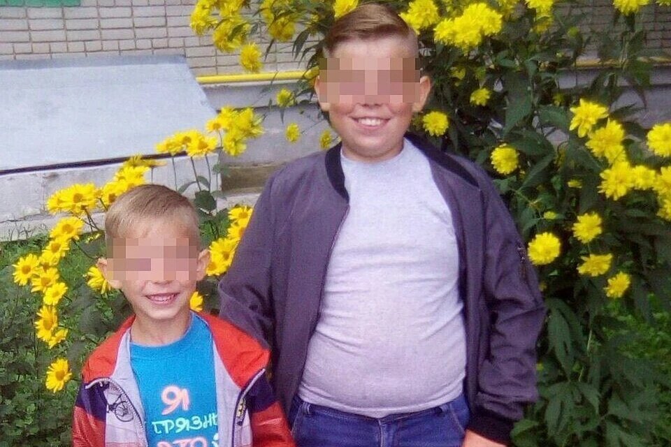 Двое детей провалились в яму и утонули. Фото: семейный архив