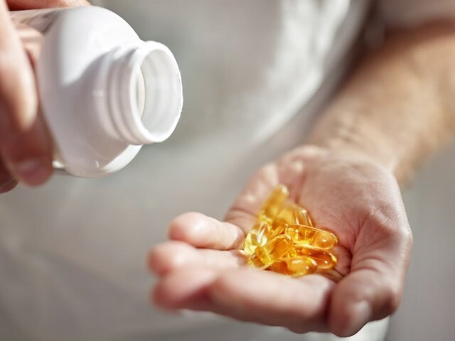    Чтобы продлить молодость, в ход идет питание, спорт и БАДы