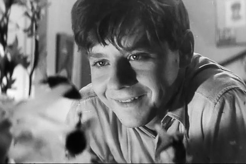 Олег Табаков в кадре из фильма «Шумный день» (1960)