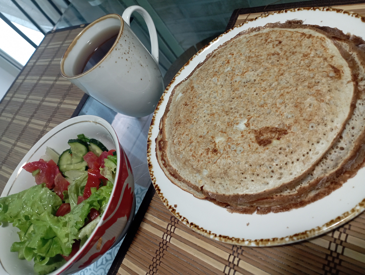 У меня салат и 🥞))) 