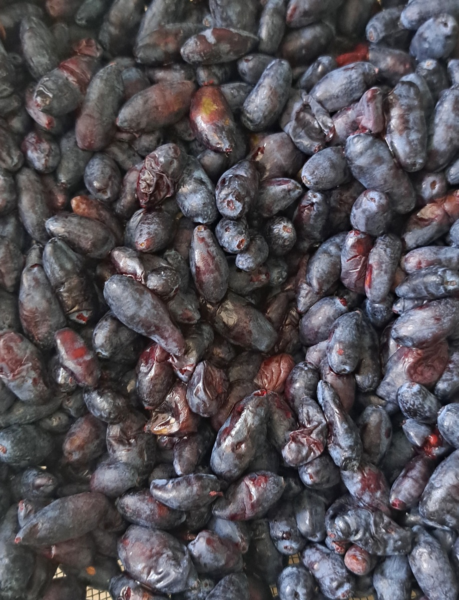 Слегка помялась ягодкаа