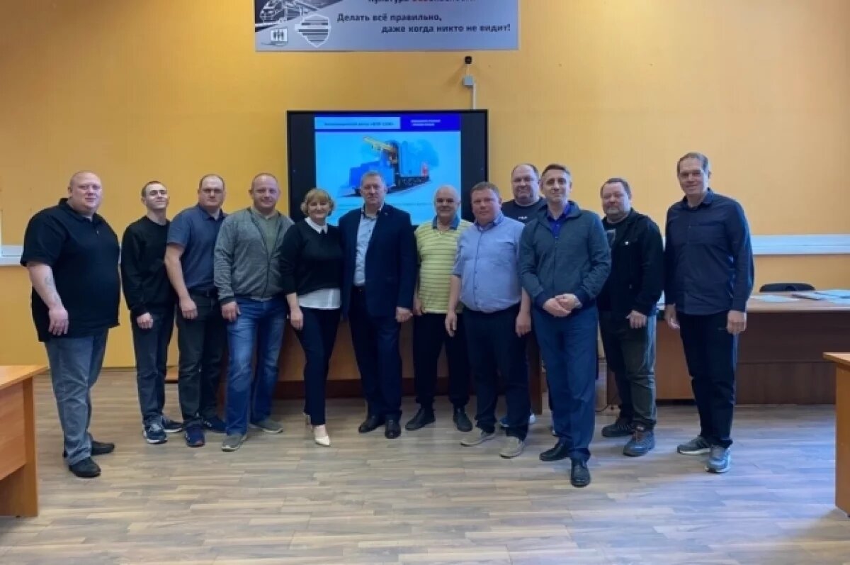    В Омске на ЗСЖД подготовили машинистов по управлению точной погрузкой