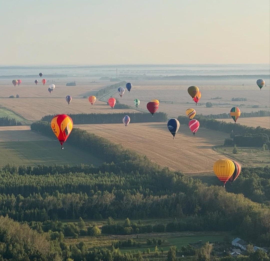 Ну вот и полетели над полями. Поля прощайте в добрый путь, не грустите🤠🤓😎