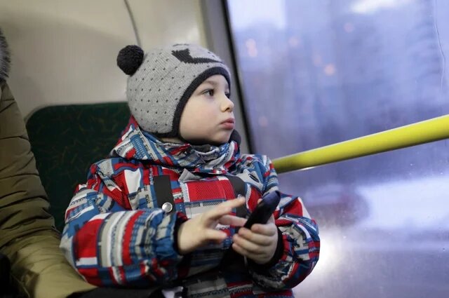    Когда ребенок может путешествовать один в поезде, автобусе и самолете?