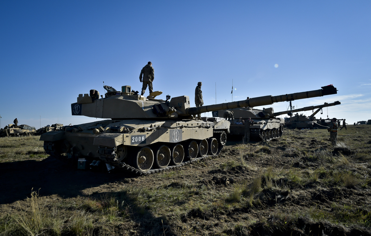    Танки Challenger 2  PA Images via Reuters