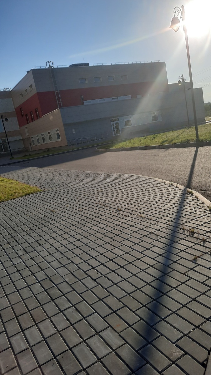 Часть огромнейшего здания онкоцентра