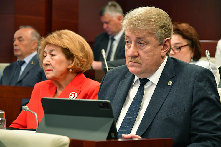    Интрига на выборах в республике есть всегда, убеждал нашего корреспондента председатель ЦИК РТ Андрей Кондратьев.   
Фото: rais.tatarstan.ru