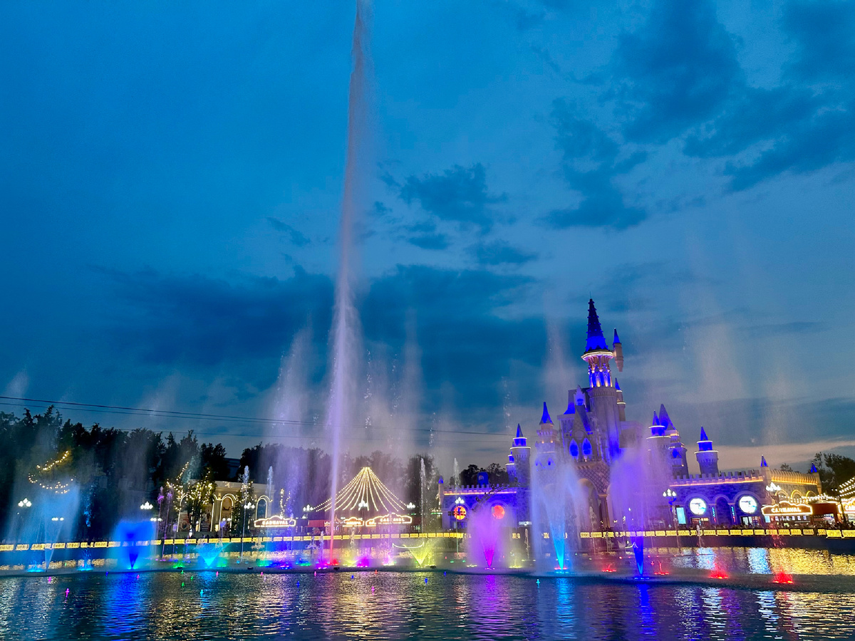 Вместо мусора покажу вам красоту. В парках, кстати, очень чисто. 