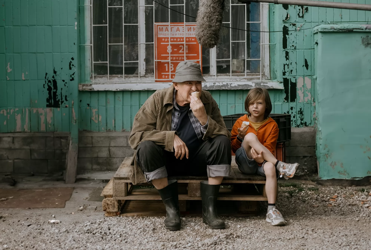 Кадр из фильма «На деревню к дедушке». © Режиссёр Влад Богуш / Инфинити Контент / Биг Скрин Продакшн / «Р1», 2025