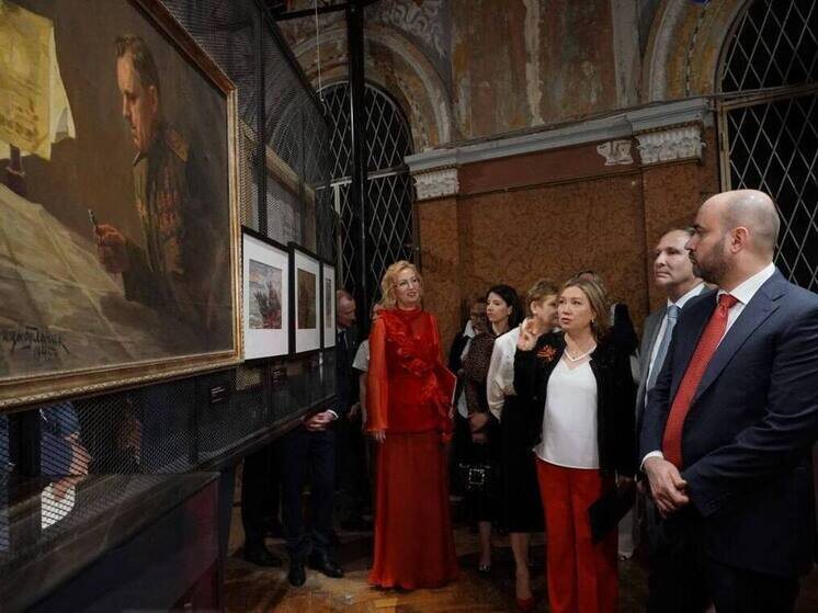     Открытие выставки «Судьба одна на всех. Защитникам Отечества посвящается» в Самарском художественном музее. Фото: телеграм-канал губернатора Самарской области Вячеслава Федорищева.