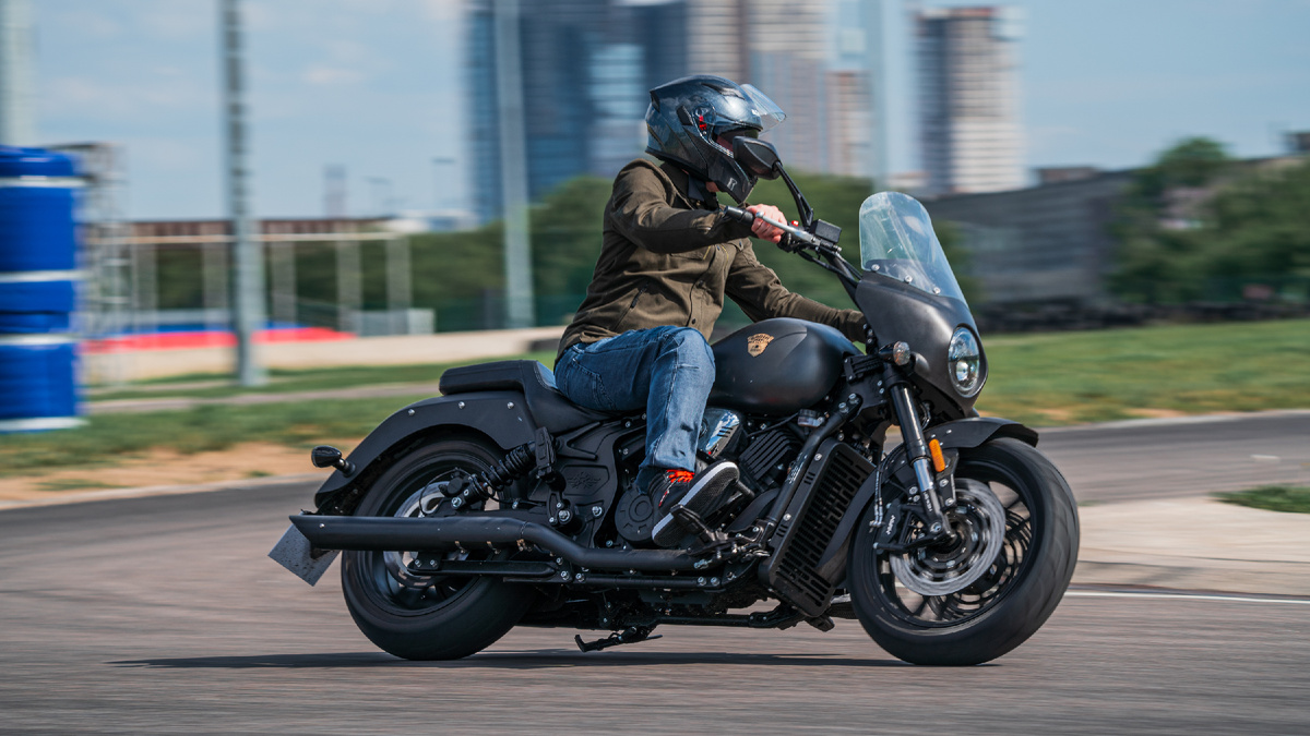 Круизер Groza ML800