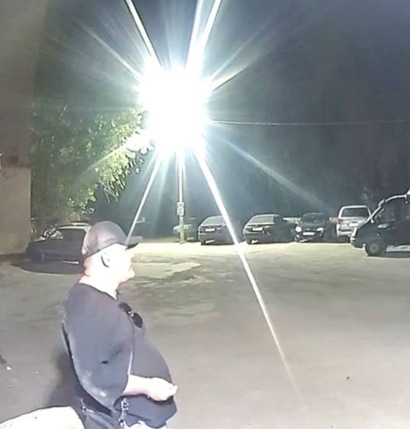     В Орске ищут поджигателя мусорных контейнеров Оренбуржье
📷    В Орске ищут поджигателя мусорных контейнеров Оренбуржье
