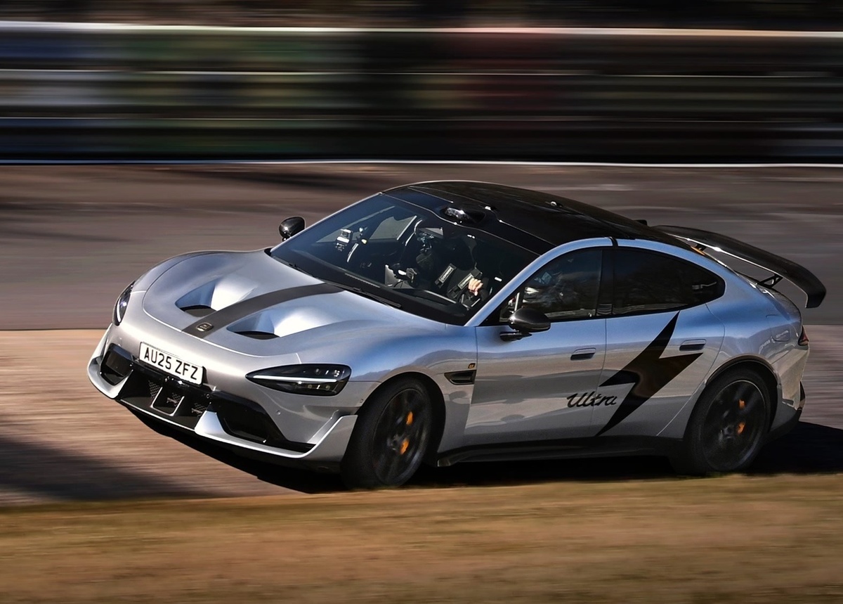 «Рекордсмен» в процессе прохождения легендарной трассы