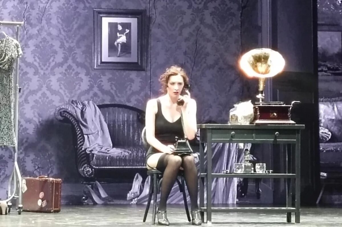    Спектакль «Перед рассветом. Фантазии по мотивам произведений Б. Брехта».