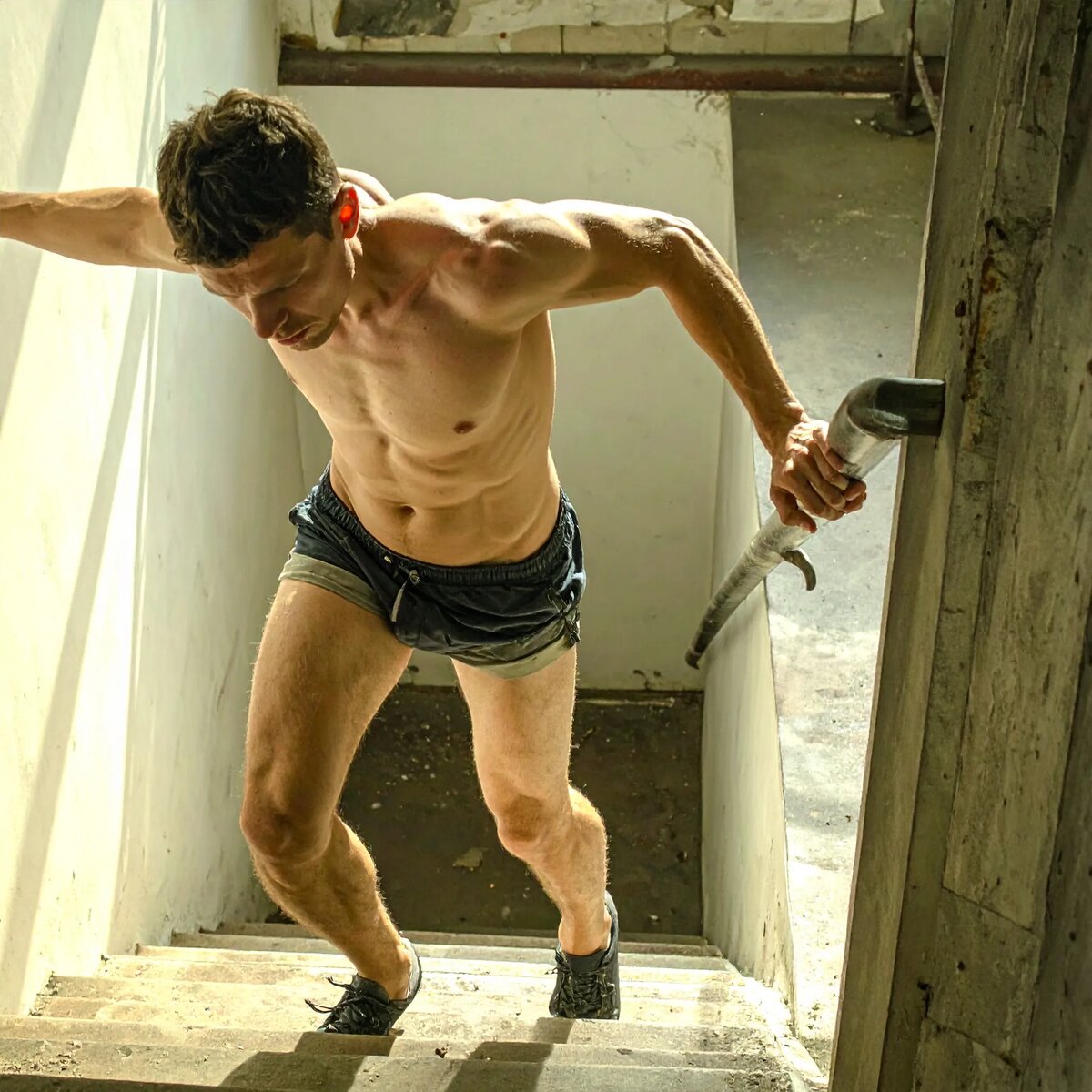 Наркотический трип - бег по лестничной клетке