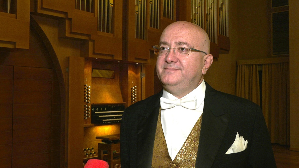    Итальянский органист Эудженио Фаджиани дал эксклюзивное интервью телеканалу «Югра»