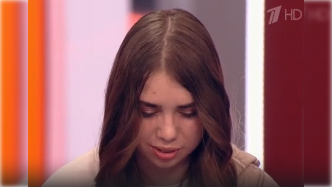 Кадр эфира Первого канала / программа "Пусть говорят"