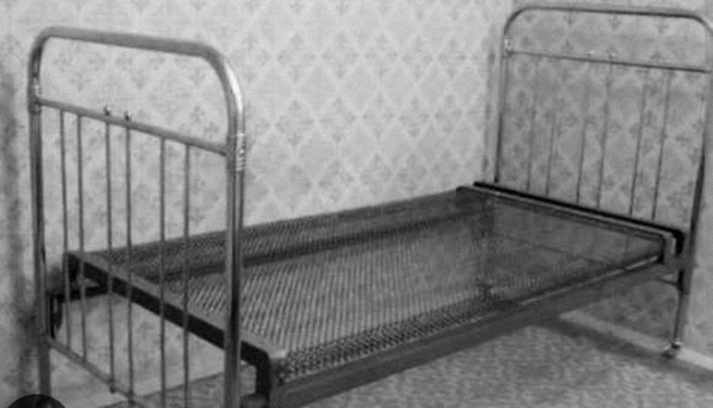 Фото моё, но кровать другая, похожая. 