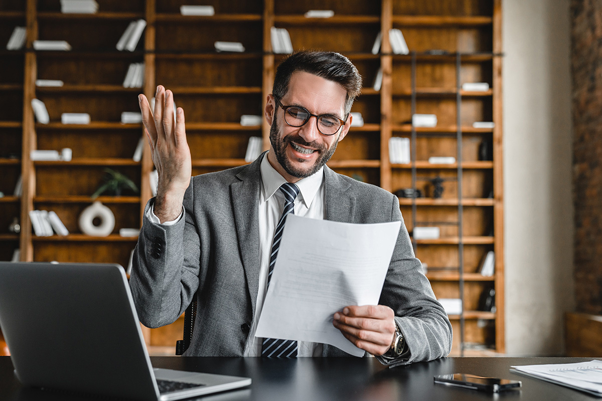    В справке-объективке есть вся информация о карьере, достижениях и опыте сотрудника. Источник: Shutterstock