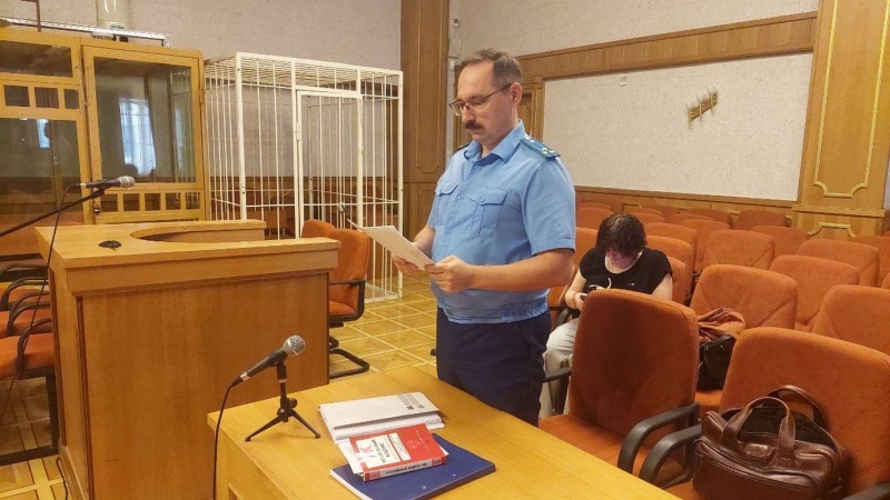    Самарская художница приговорена к 20 годам за госизмену, тюменские студенты-поджигатели сели почти на 10 лет