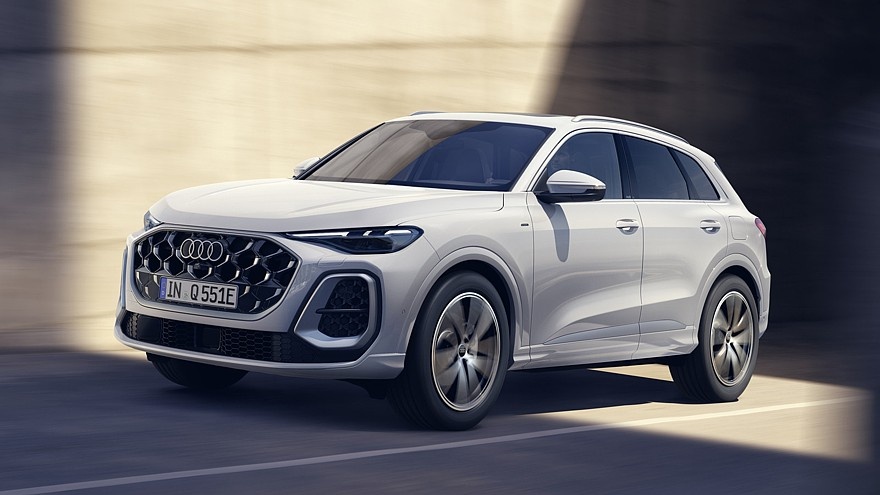    На фото: Audi Q5 e-hybrid