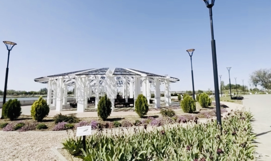 Фото Автора, Набережная города Саки.