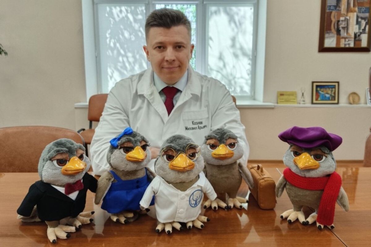     Главный психиатр Минздрава Челябинской области и семейство Кукух. Источник: chel.kp.ru Автор фото: Пресс-служба Областной специализированной психоневрологической больницы № 1