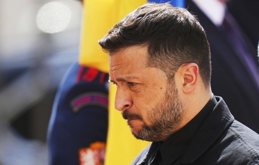    Зеленский стал позором. Идти на пенсию в 75 лет выгодно. Киев готовит «сюрприз» на День России: главное к 21:00