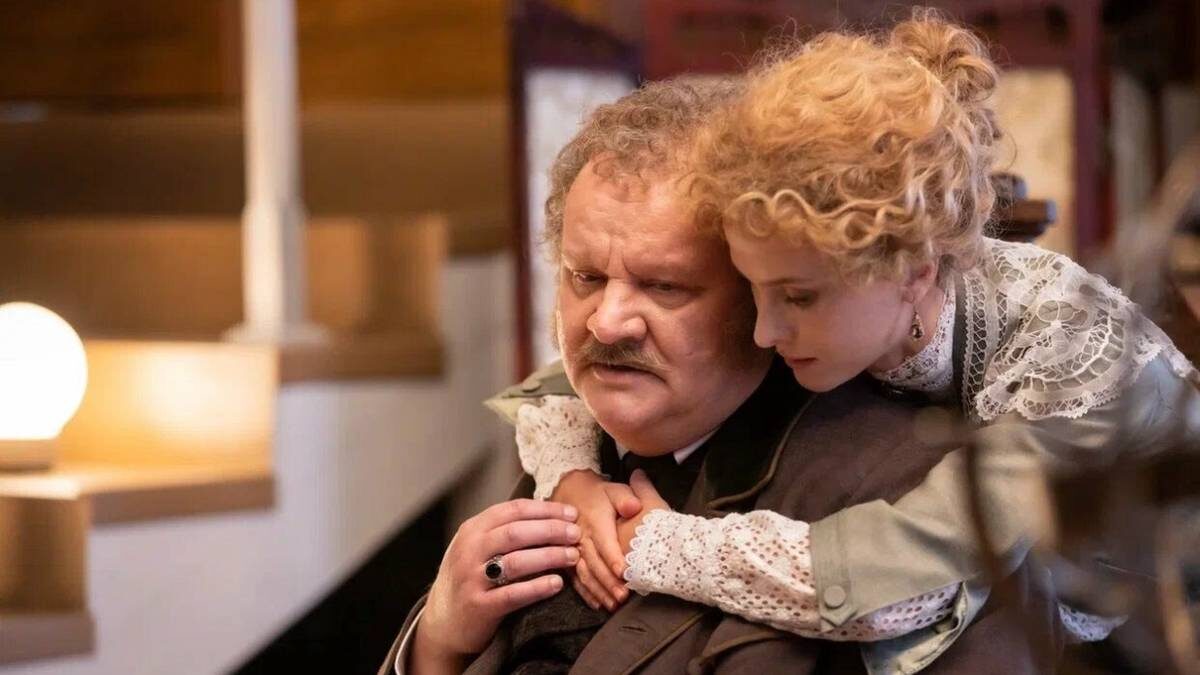    Кадр из фильма Кукольный дом