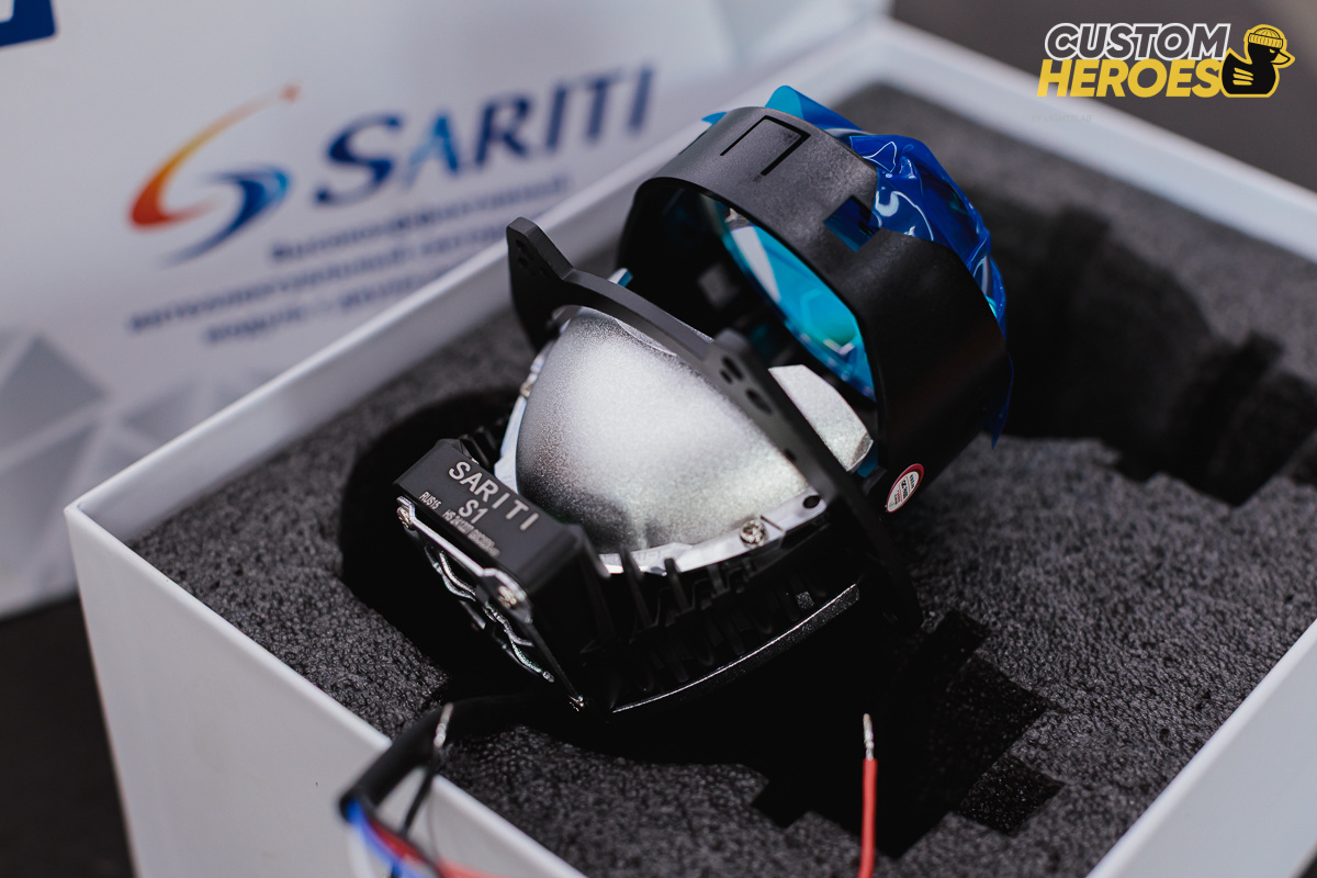 Источник фото: https://custom-heroes.ru/raboty/vid-uslugi/avtosvet/nashi-raboty/honda-cr-v-s-novymi-linzami-sariti-s1-yarkost-i-stil-ot-custom-heroes/