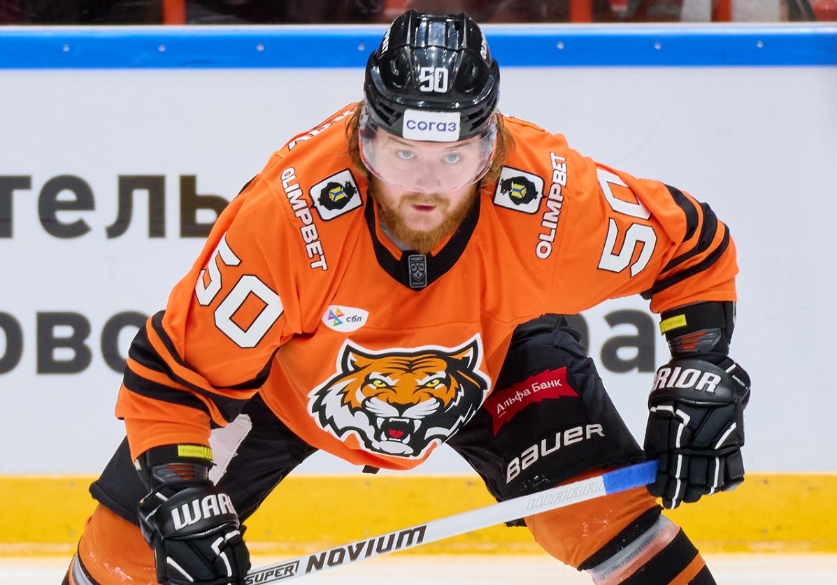    28 сентября 2024 года матч «Амур» – «Торпедо» (2:7) Александр Щемеров закончил с результативной передачей и показателем полезности -3, на льду он находился 17 минут 43 секунды