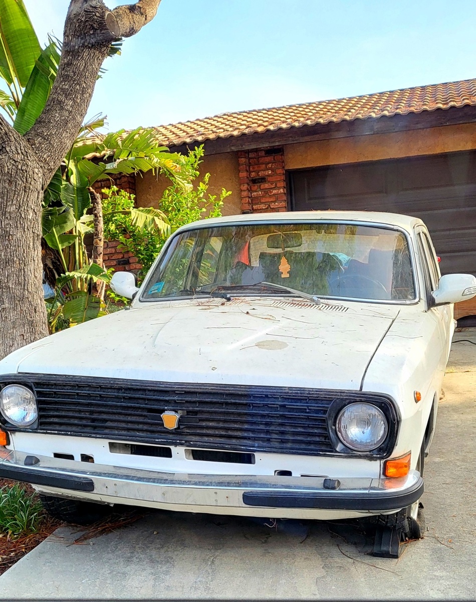 Автомобиль Волга