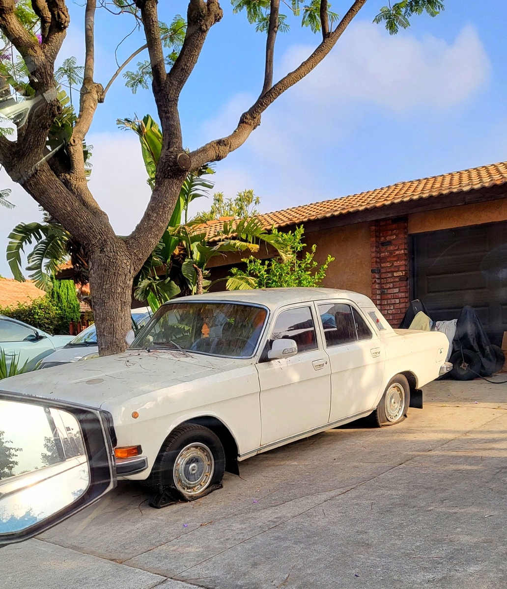 Автомобиль Волга