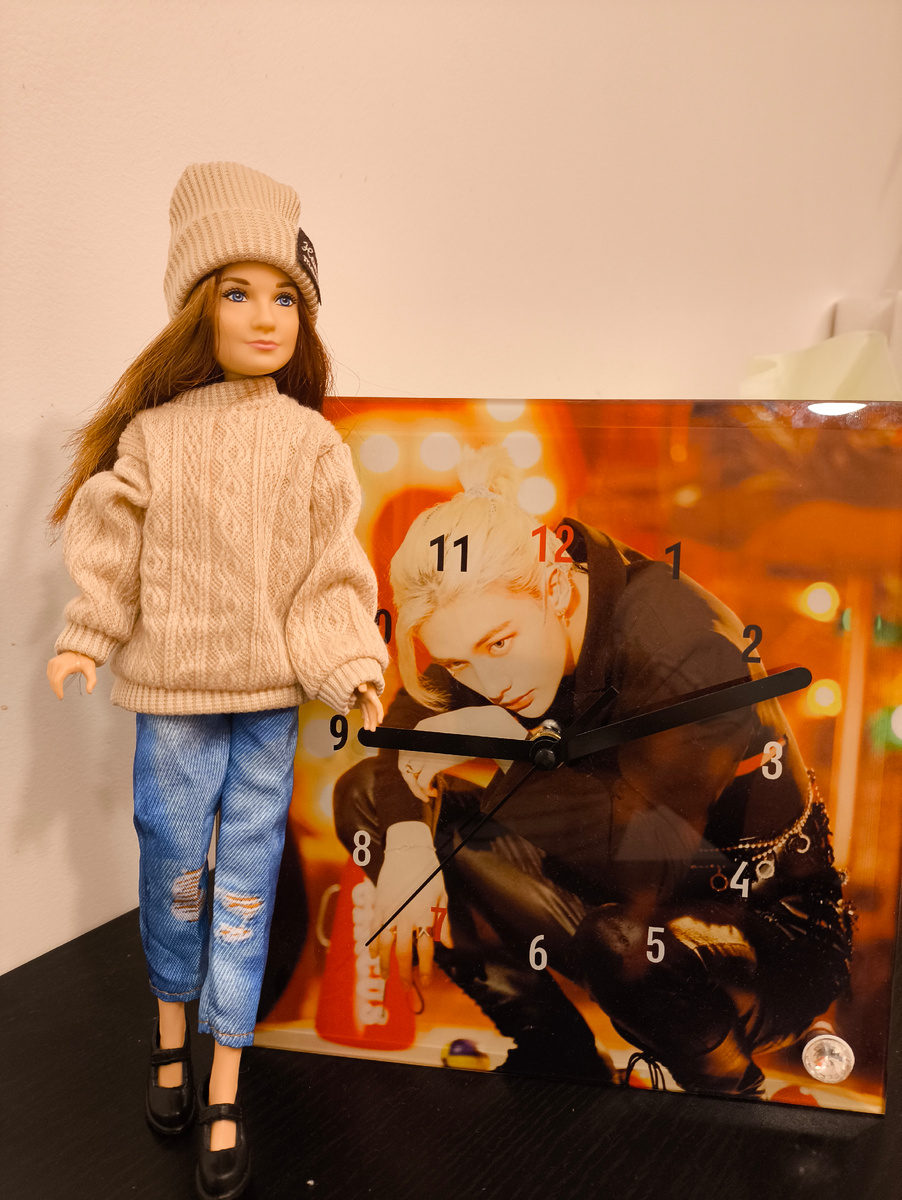 Как и многим подросткам, Джинни нравится Хëнджин) 