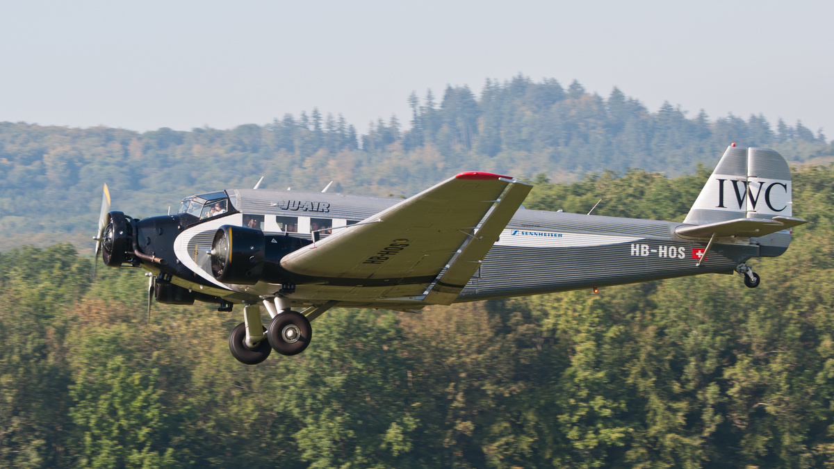    Ju-52 - один из цельнометаллических самолетов Юнкерса.Julian Herzog - Wikipedia