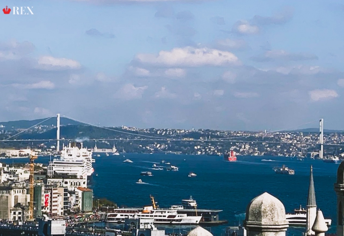    Стамбульский порт. Фото: Зоя Емельянова © REX
