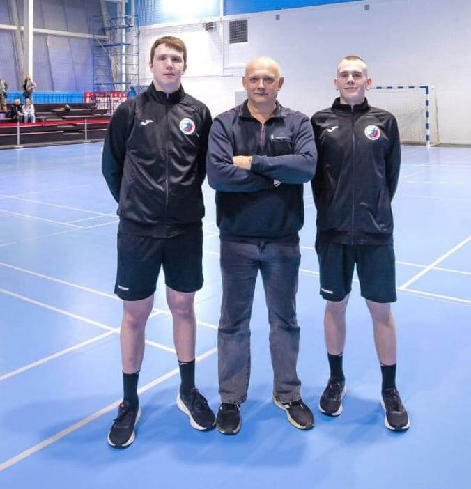    С делегатом Эдуардом Борисовым и напарником по судейству Иваном Немцовым