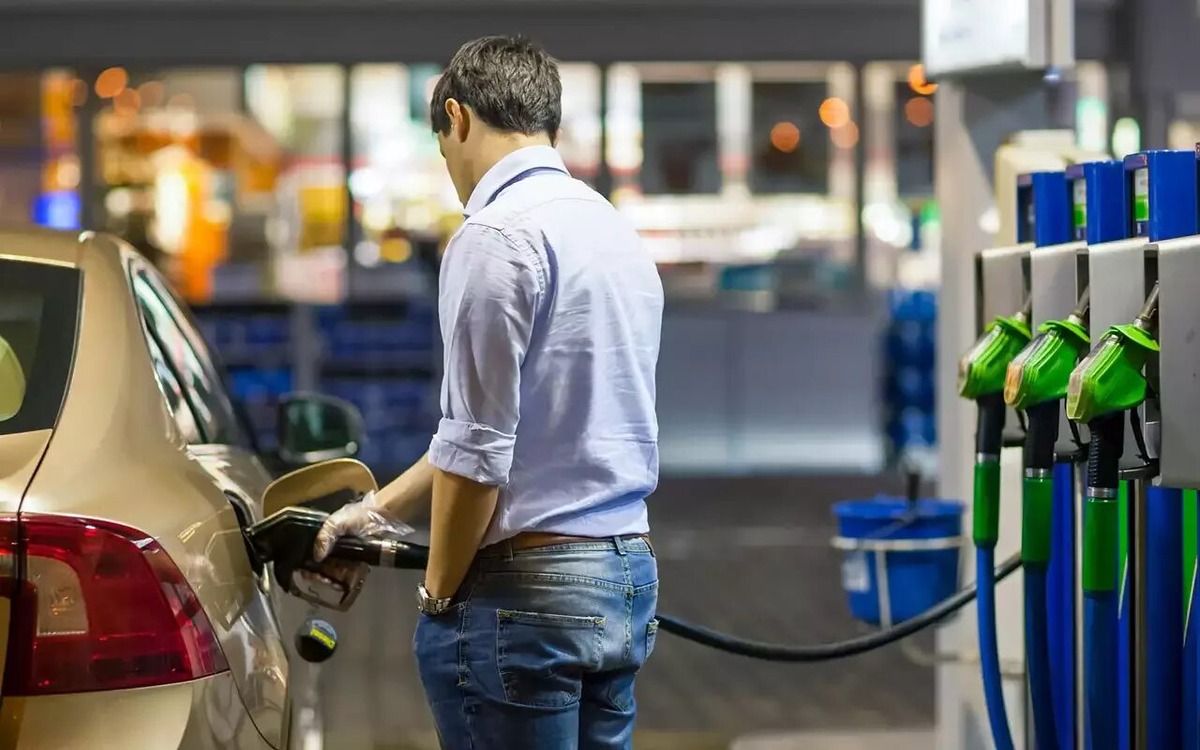 Фото заимствовано - https://www.zr.ru/tags/deficit-benzina/?p=12