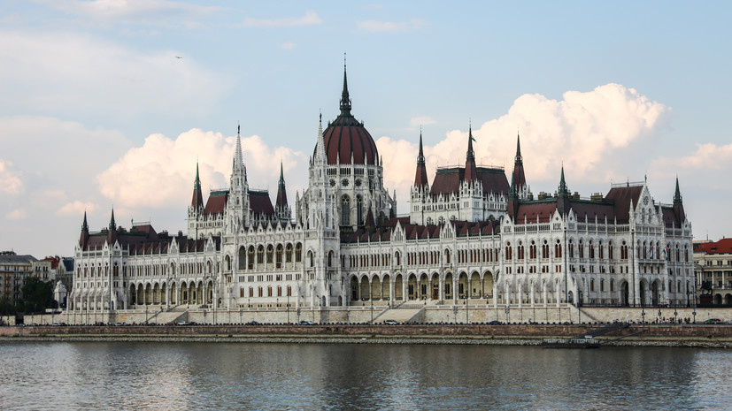     Здание венгерского парламента  Jakub Porzycki/NurPhoto