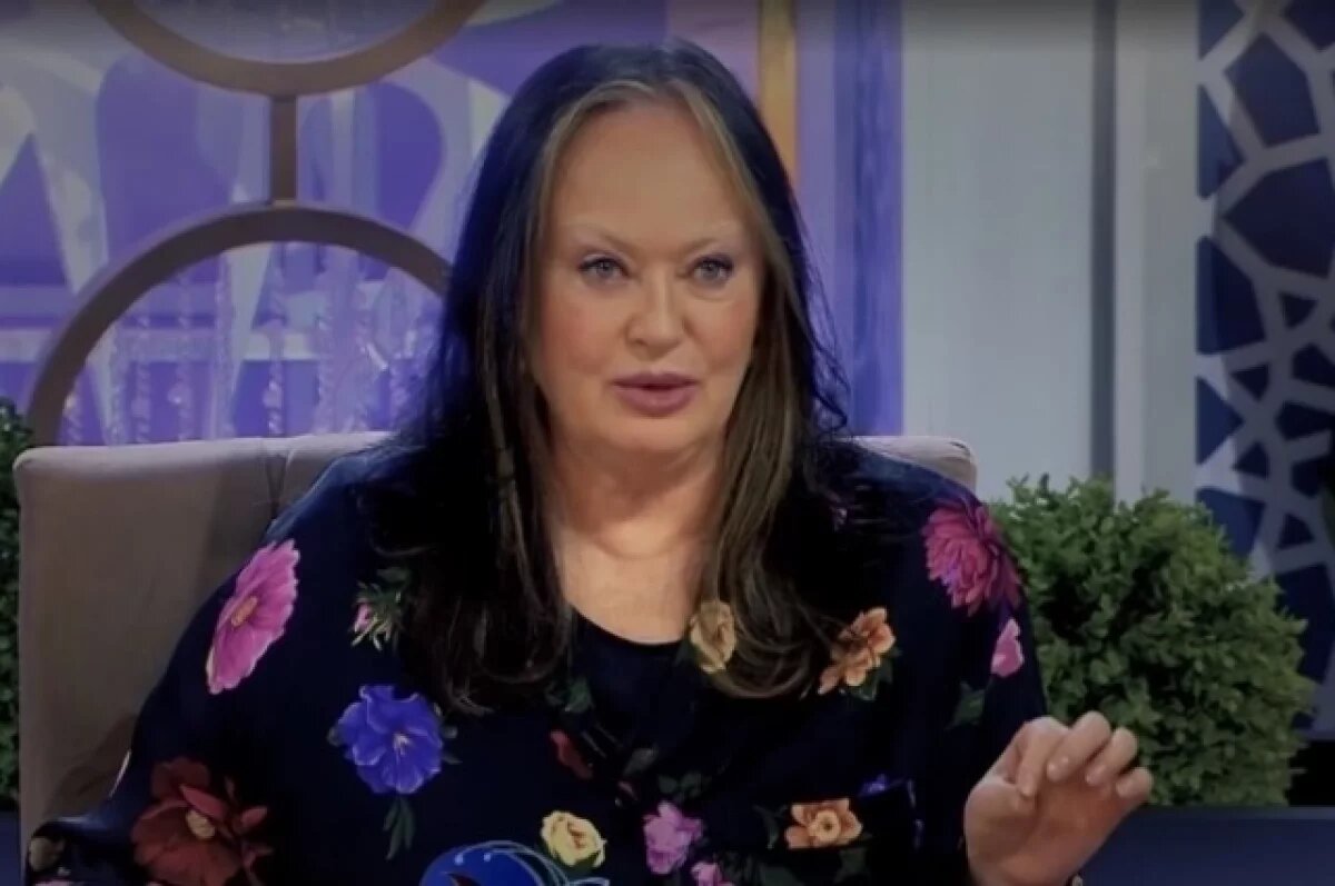    Этот образ ведущей понравился не всем зрителям.