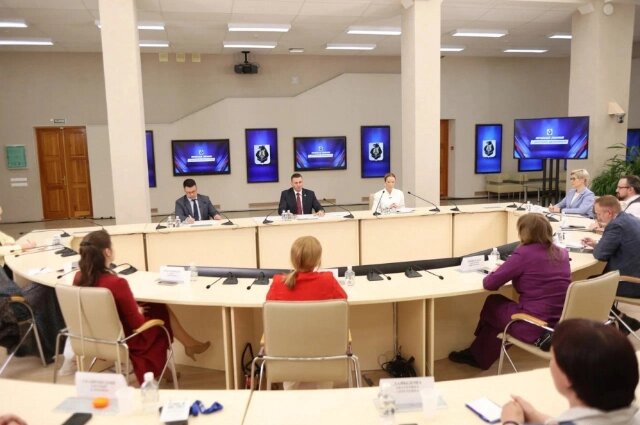    Демешин о ремонте дорог Фото: пресс-служба правительства Хабаровского края