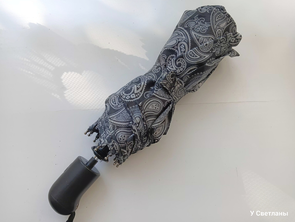 Мой зонтик. Давний подарок мамы.