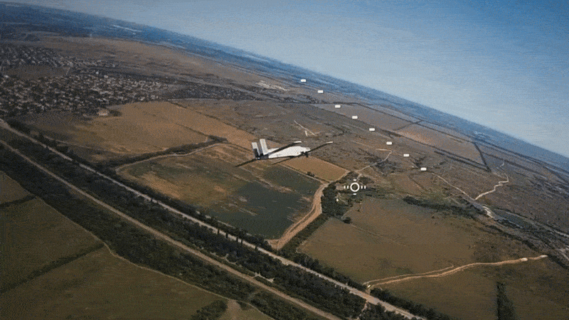    Дрон V2U выглядит очень неказисто, но оснащён весьма продвинутыми "мозгами", которые позволяют ему самостоятельно охотится за техникой врага. Источник: ТГ-канал "Военная хроника"