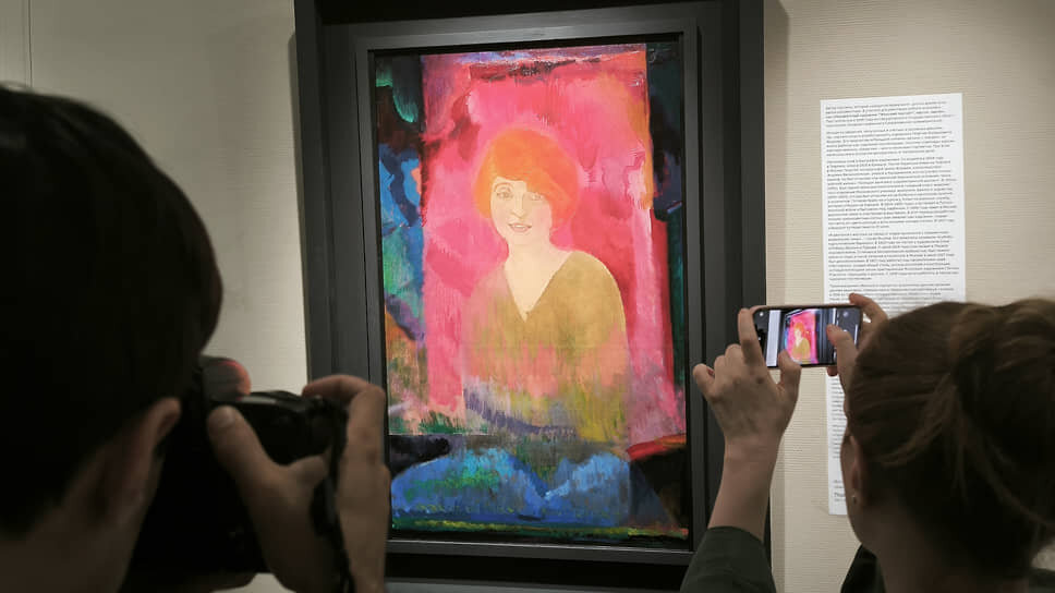 «Портрет Натальи Юльевны Шиф» (1917 год) художника русского авангарда Георгия Якулова.📷Фото: Николай Яблонский / Коммерсантъ