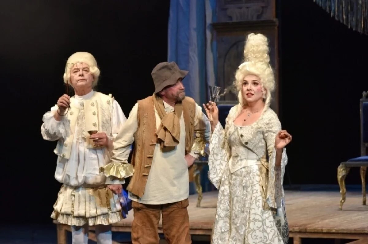    Сцена из спектакля "Одураченный муж".