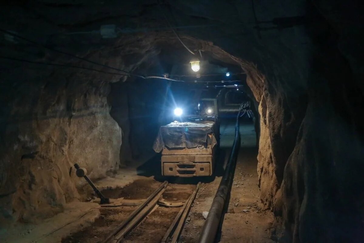    Труп мужчины извлекли из-под завалов после обрушения на руднике в Якутии