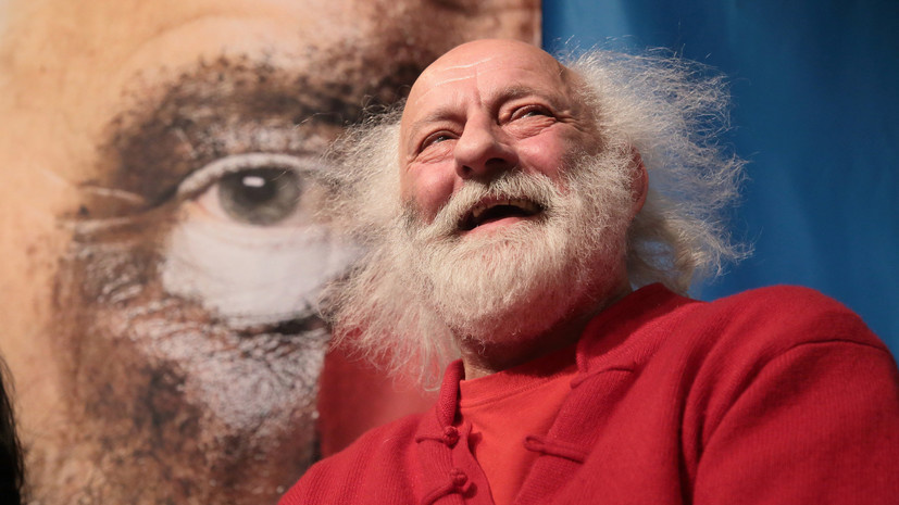     Вячеслав Полунин родился в городе Новосиле (Орловская область) 12 июня 1950 года. С детства он интересовался клоунадой, в школе часто корчил рожи одноклассникам, отвлекая их от уроков. На занятия актёрством его также вдохновил фильм «Малыш» с Чарли Чаплином Legion-Media PhotoXPress.ru