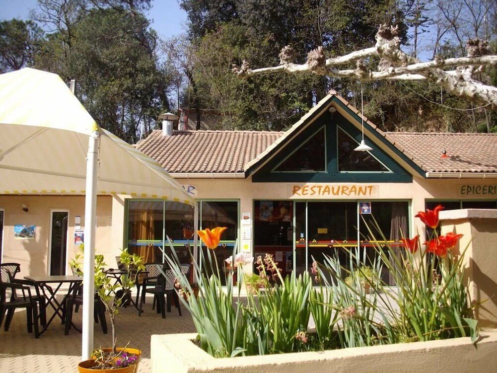 Типичный ресторан кемпинга. Не наш, но очень похоже